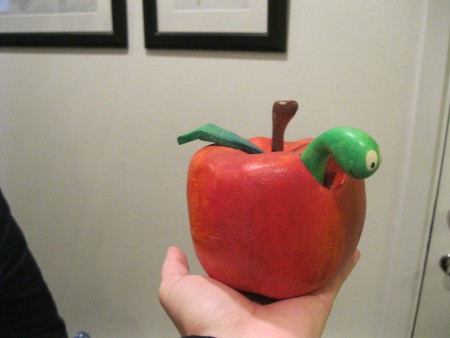 Äpplet träskulptur - 550 kr SÅLD