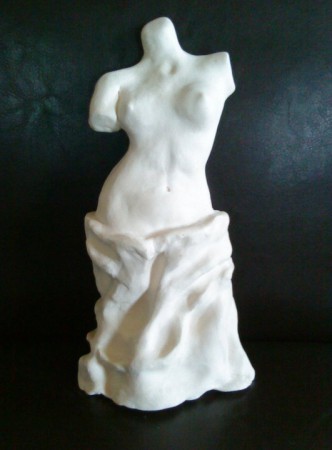 Female (Lerskulptur) - 1800 kr